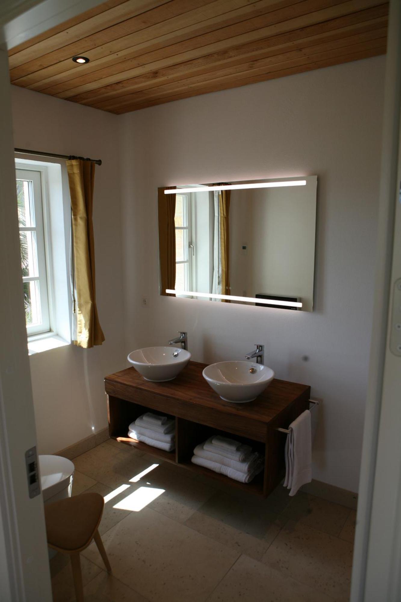 Broze Chateau Lecusse - La Grande Roche - Hotel, Spa, Boutique & Restaurant מראה חיצוני תמונה