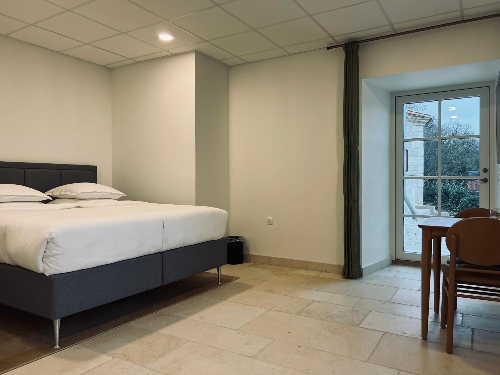 Broze Chateau Lecusse - La Grande Roche - Hotel, Spa, Boutique & Restaurant מראה חיצוני תמונה