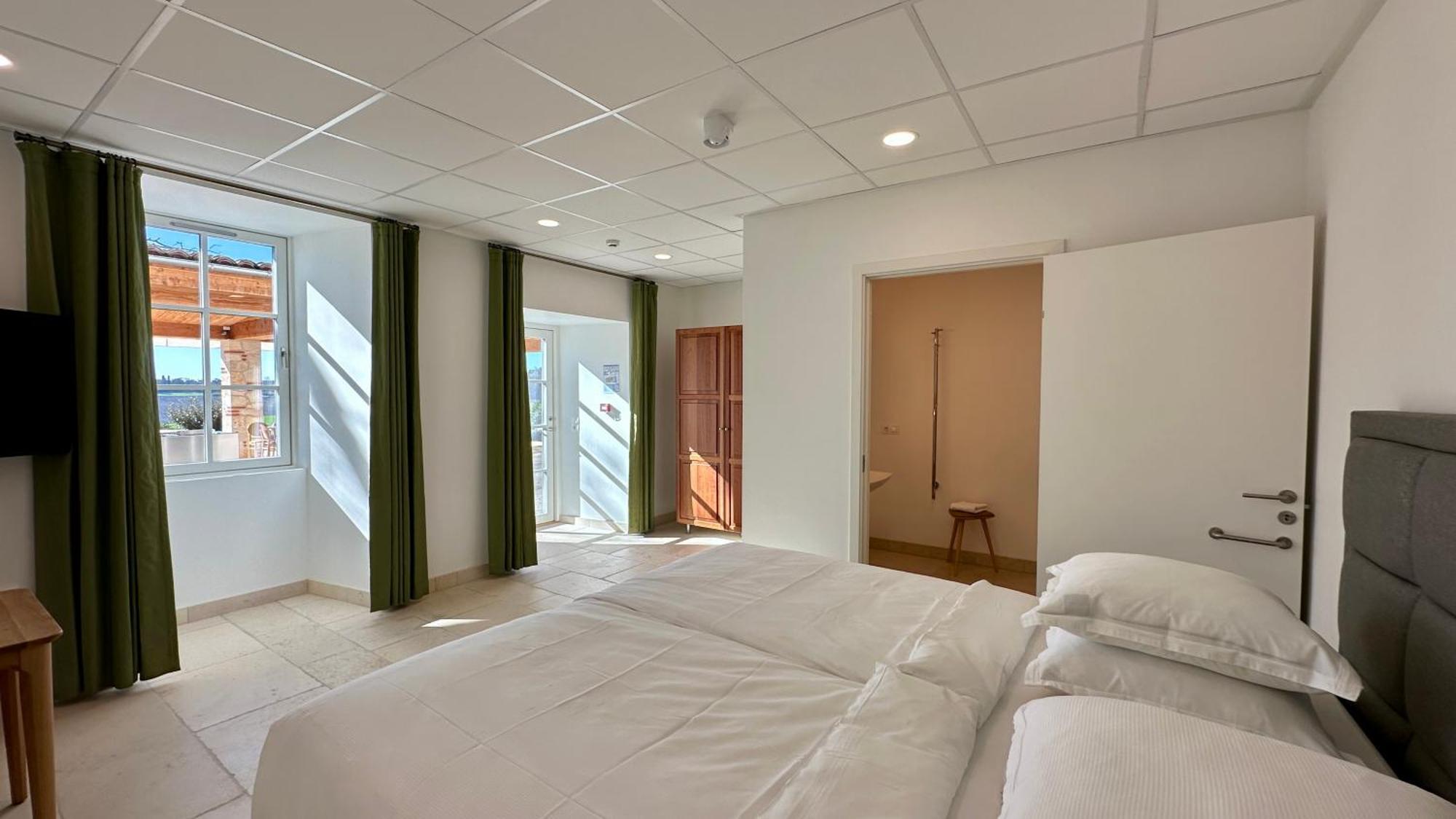 Broze Chateau Lecusse - La Grande Roche - Hotel, Spa, Boutique & Restaurant מראה חיצוני תמונה