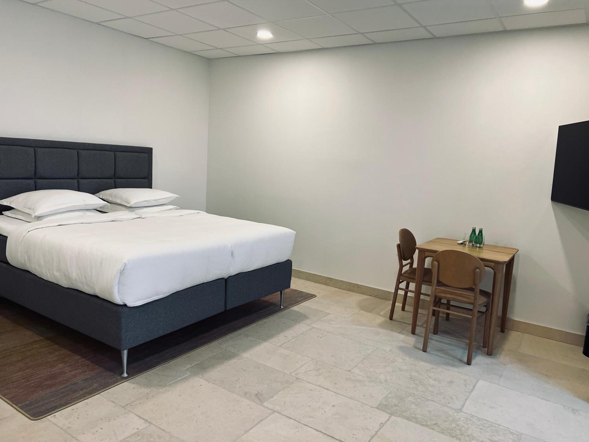 Broze Chateau Lecusse - La Grande Roche - Hotel, Spa, Boutique & Restaurant מראה חיצוני תמונה